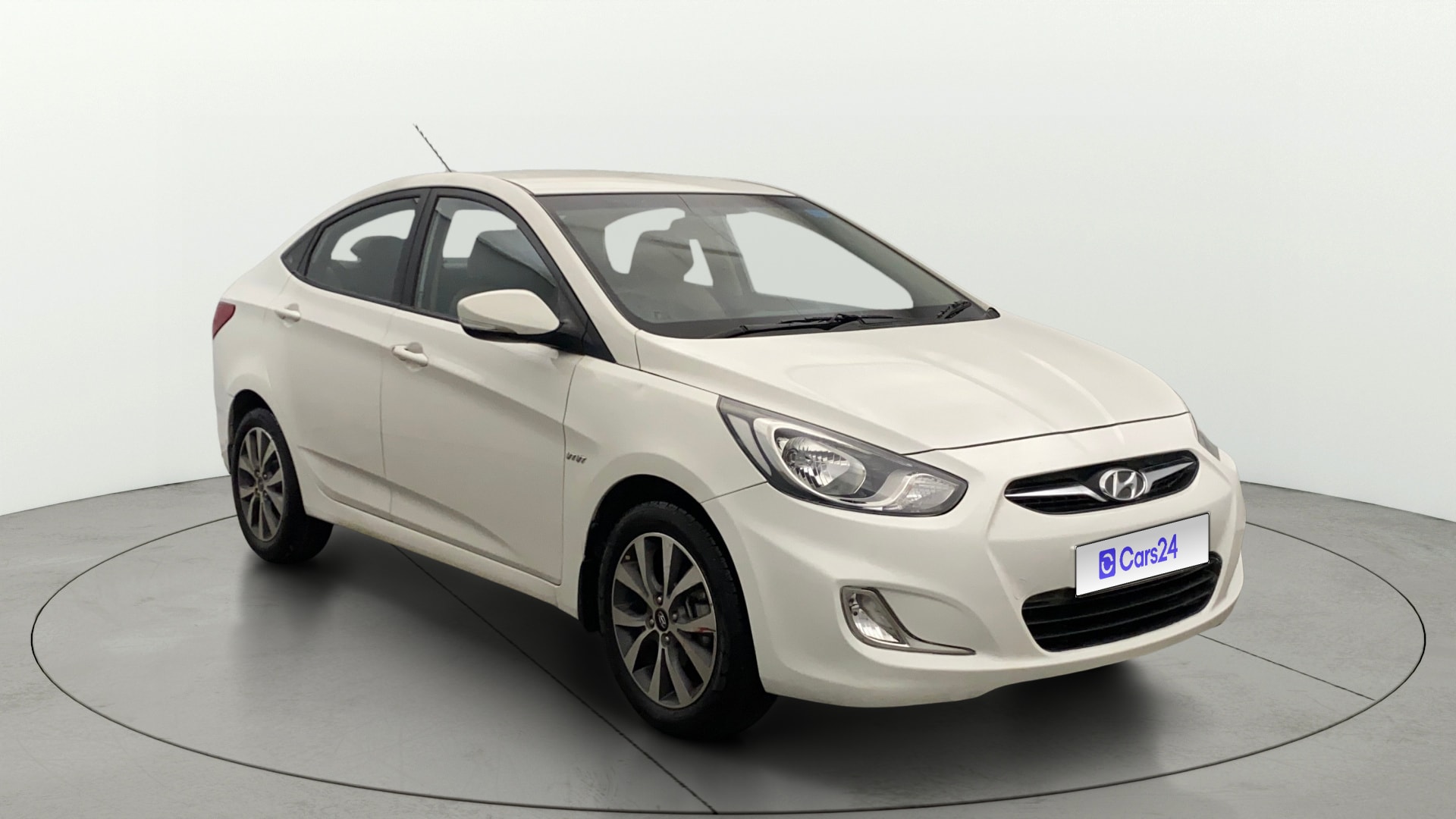 View 2014 Hyundai Fluidic Verna 1.6 VTVT SX Image 22 Used 2014 Hyundai Fluidic Verna 1.6 VTVT SX Image 22