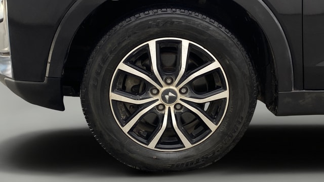 View Mahindra XUV300 Image 28 Used Mahindra XUV300 Image 28