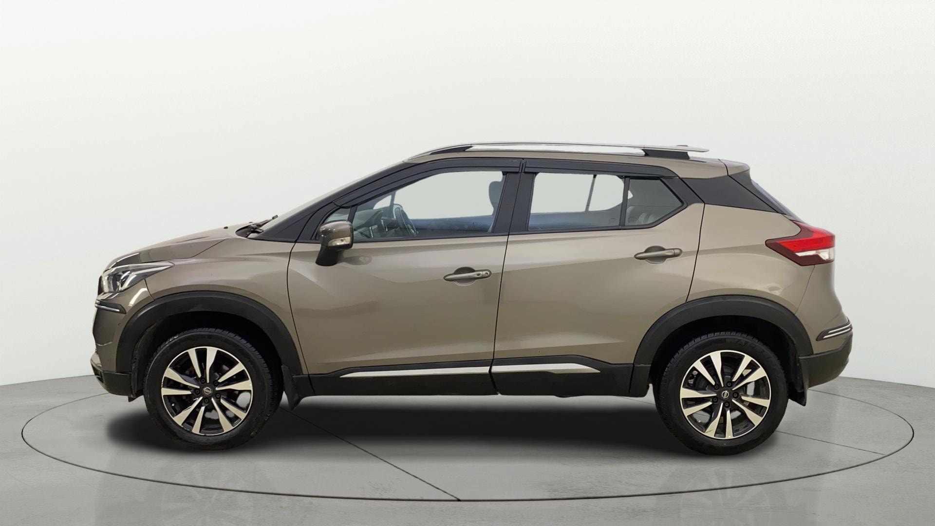 View 2021 Nissan Kicks 1.3 Turbo XV Premium CVT Image 5 Used 2021 Nissan Kicks 1.3 Turbo XV Premium CVT Image 5