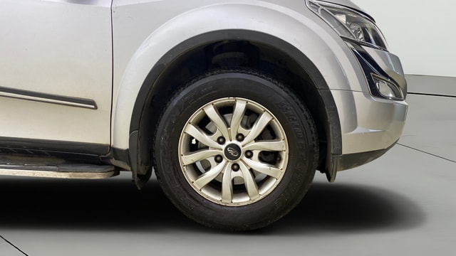 View Mahindra XUV500 Image 43 Used Mahindra XUV500 Image 43