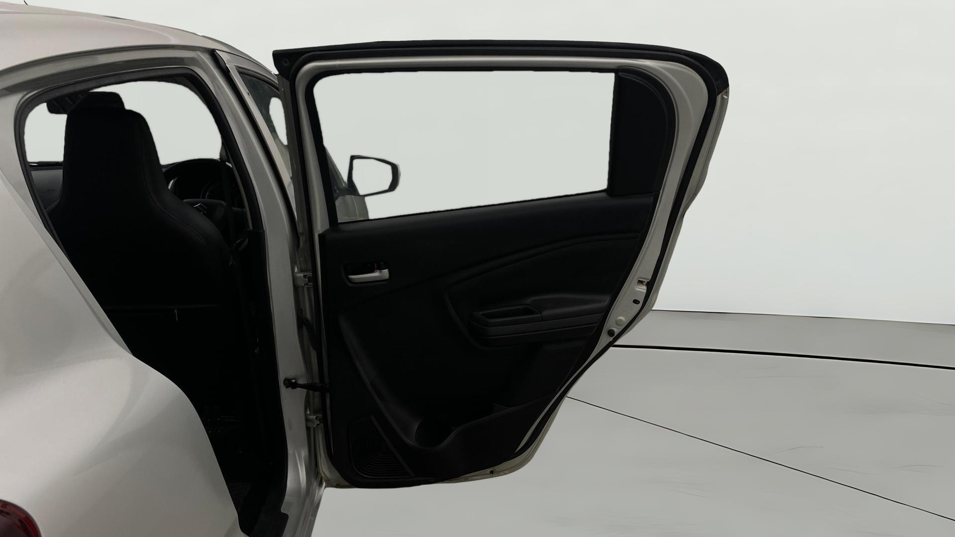 View 2022 Maruti Suzuki 1000 Base Variant Image 7 Used 2022 Maruti Suzuki 1000 Base Variant Image 7