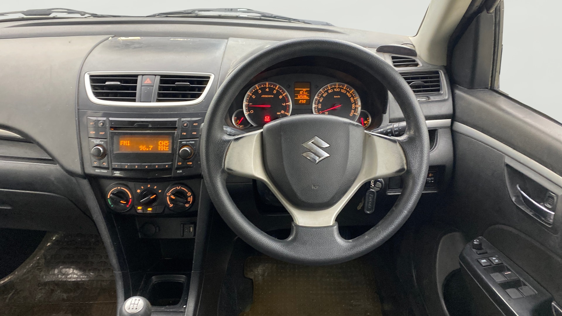 View 2015 Maruti Suzuki 1000 Base Variant Image 20 Used 2015 Maruti Suzuki 1000 Base Variant Image 20