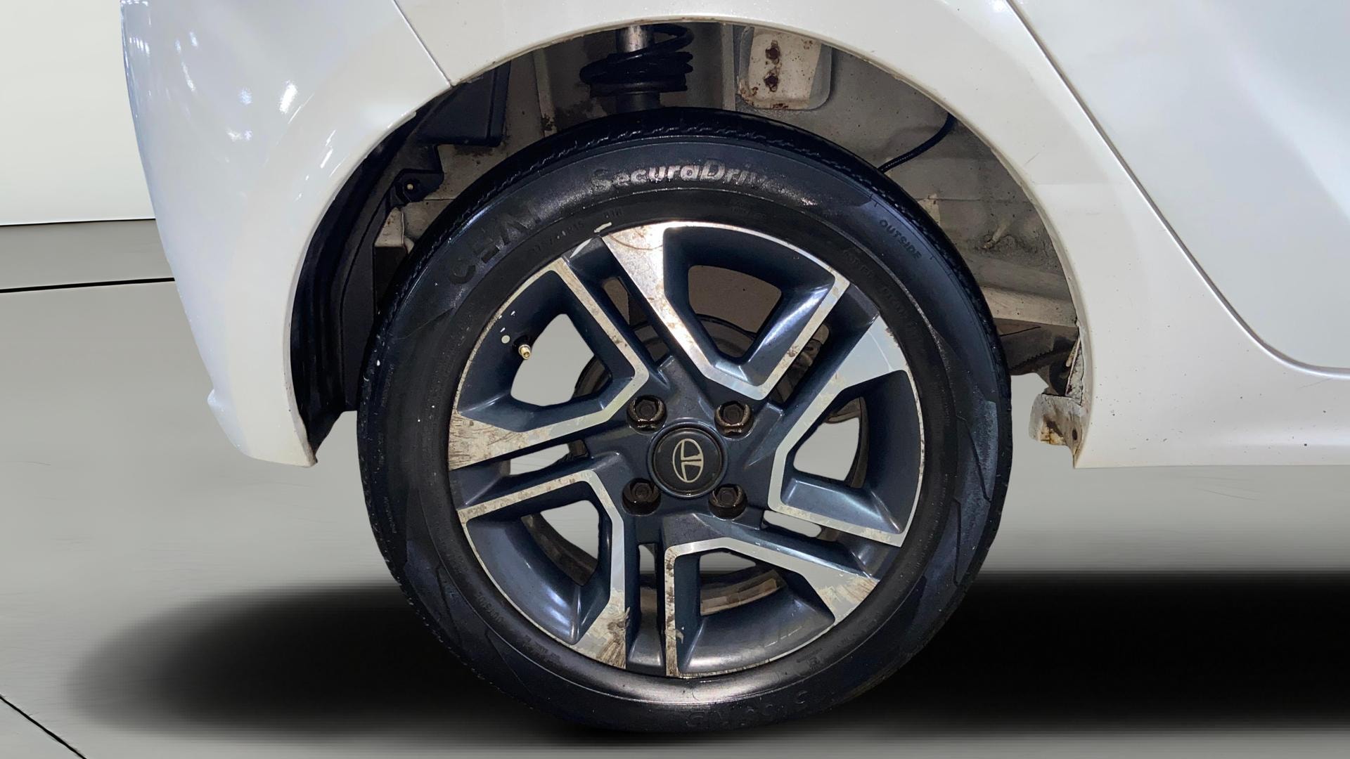 View 2020 Tata Tiago Revotorq XB Image 24 Used 2020 Tata Tiago Revotorq XB Image 24