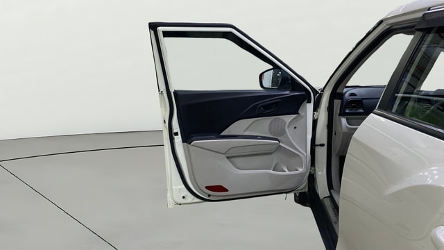 View Mahindra XUV300 Image 30 Used Mahindra XUV300 Image 30