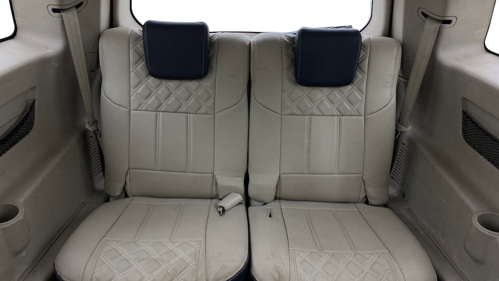 View 2015 Mahindra XUV500 W10 FWD Image 10 Used 2015 Mahindra XUV500 W10 FWD Image 10