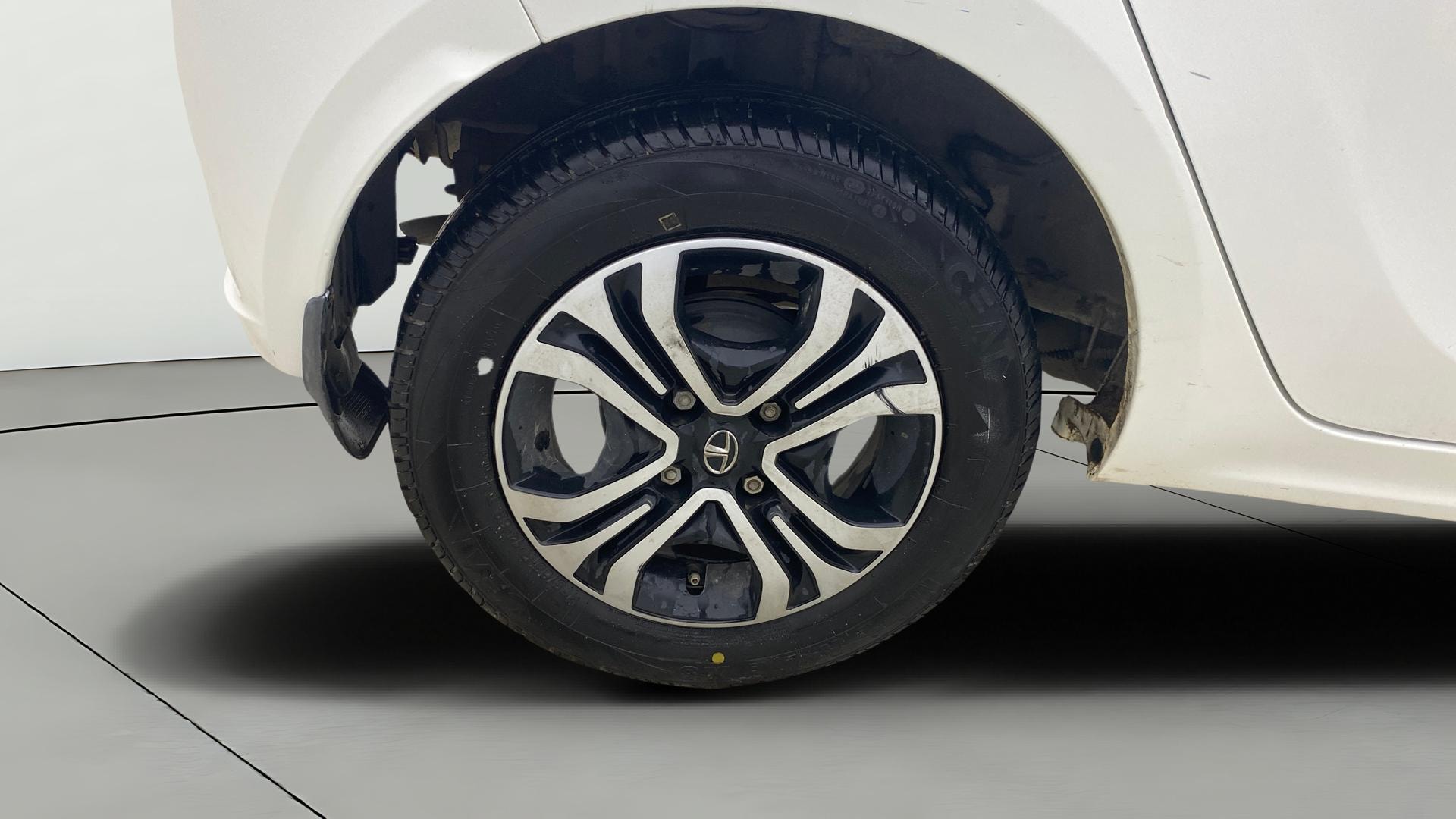 View 2023 Tata Tiago Revotorq XB Image 31 Used 2023 Tata Tiago Revotorq XB Image 31
