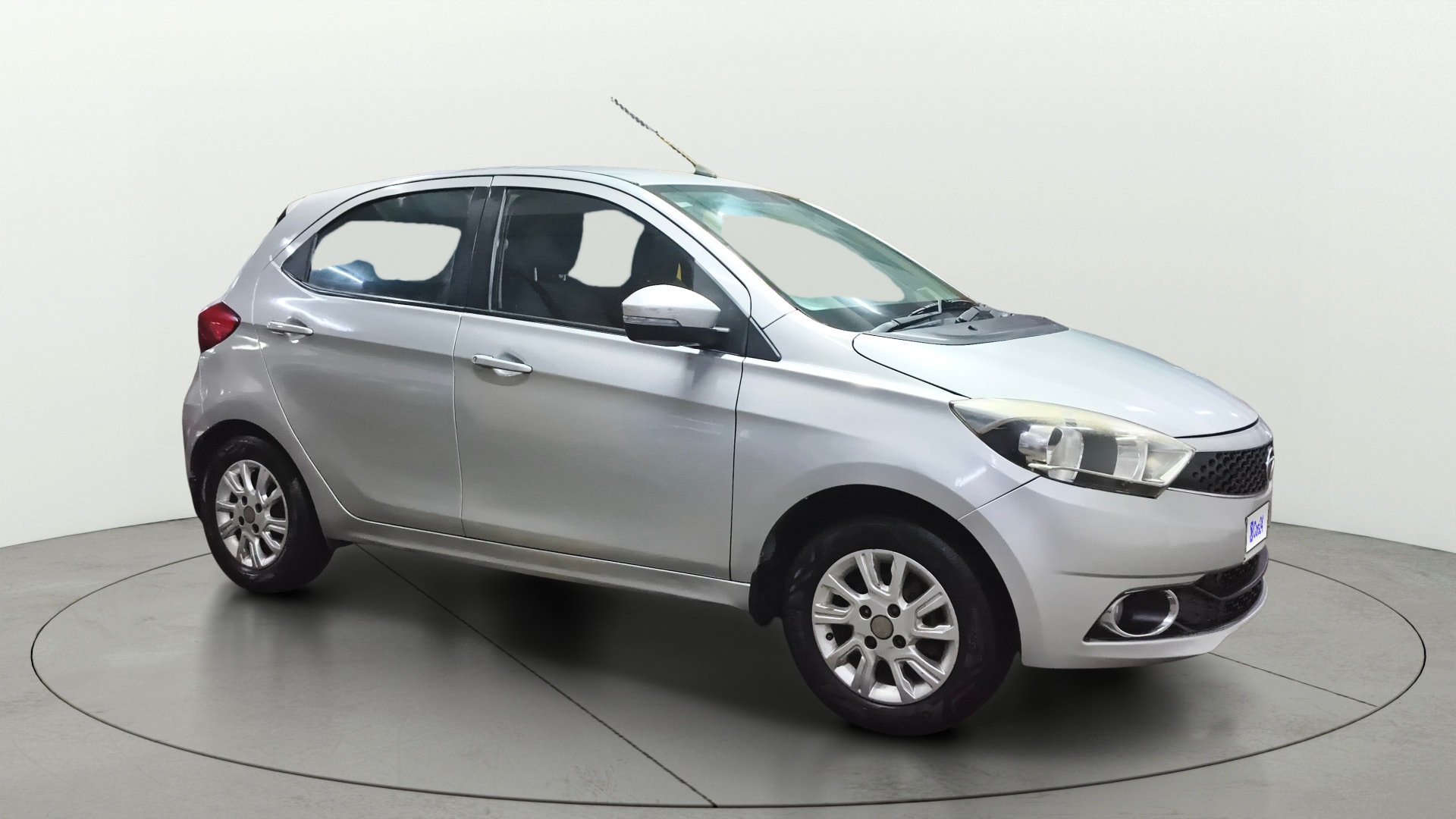 View 2019 Tata Tiago Revotorq XB Image 22 Used 2019 Tata Tiago Revotorq XB Image 22