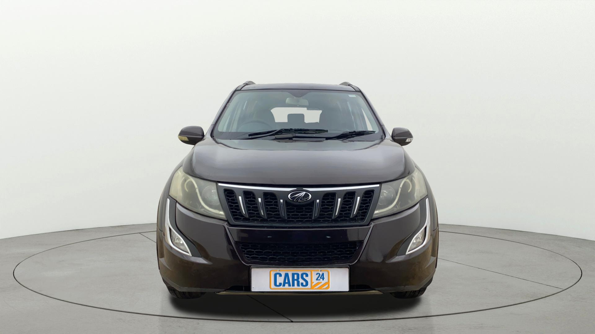 View 2017 Mahindra XUV500 W10 FWD Image 1 Used 2017 Mahindra XUV500 W10 FWD Image 1