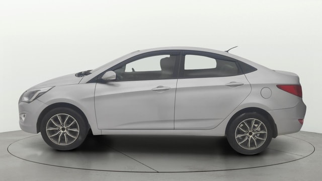 View Hyundai Fluidic Verna Image 24 Used Hyundai Fluidic Verna Image 24