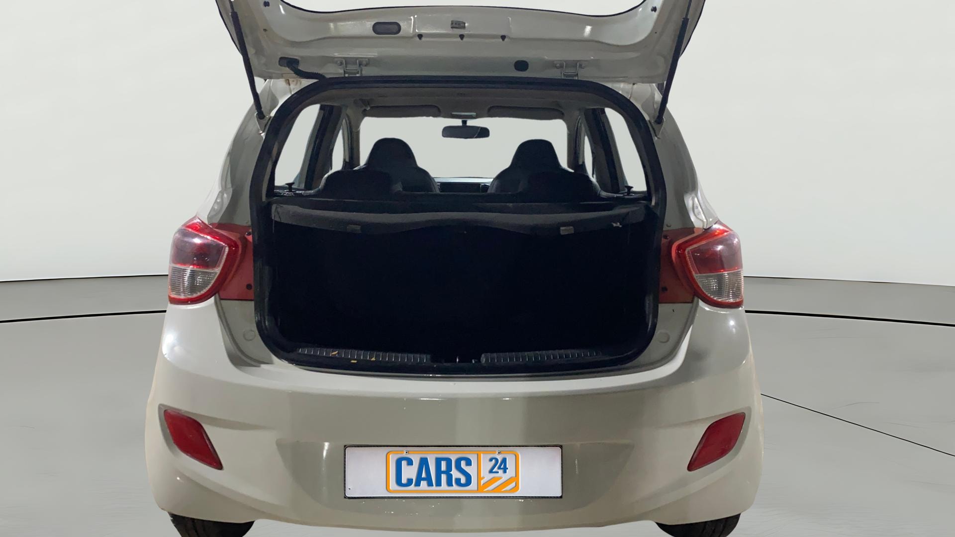 View 2014 Hyundai Grand i10 1.1 Magna Diesel Image 36 Used 2014 Hyundai Grand i10 1.1 Magna Diesel Image 36