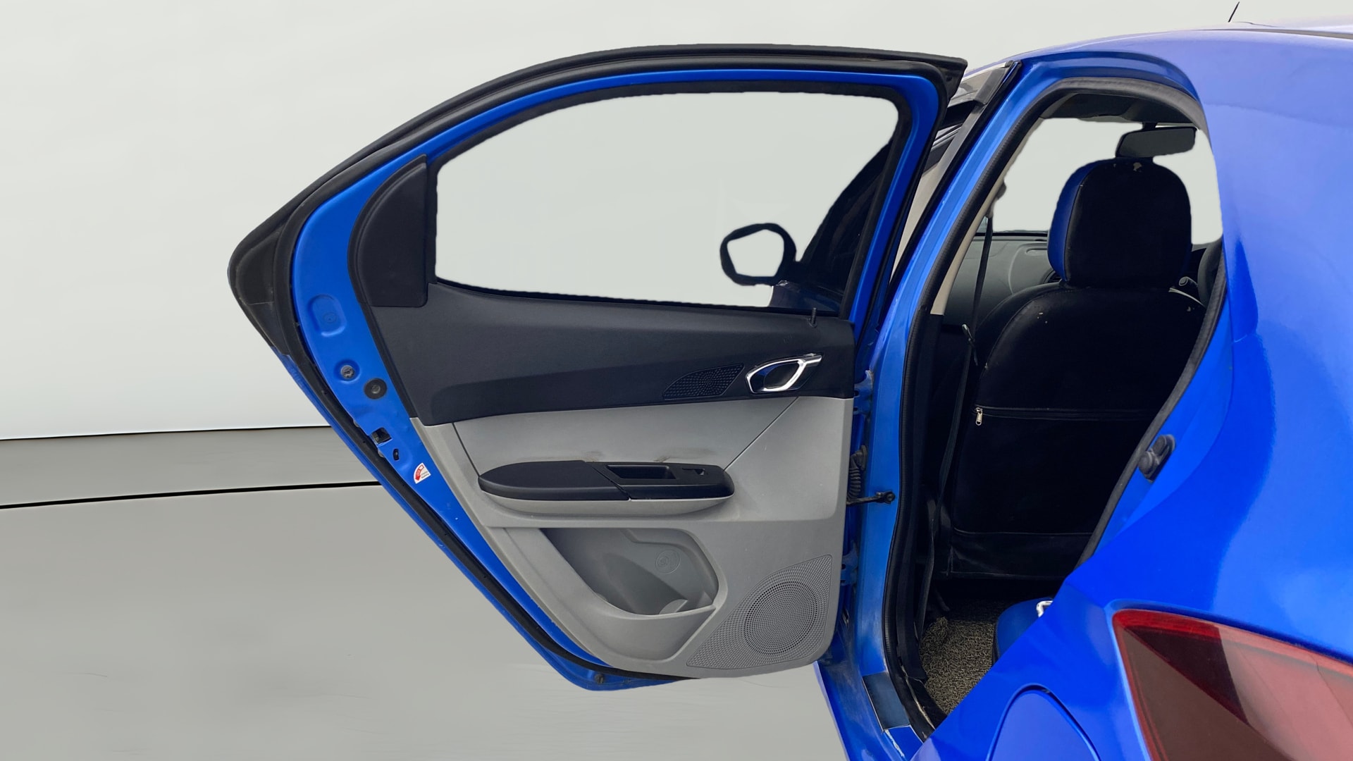 View 2020 Tata Tiago Revotorq XB Image 22 Used 2020 Tata Tiago Revotorq XB Image 22