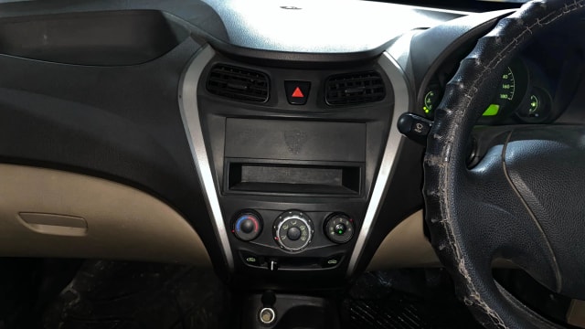 View Hyundai EON Image 17 Used Hyundai EON Image 17