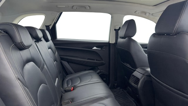 View MG Hector Image 36 Used MG Hector Image 36