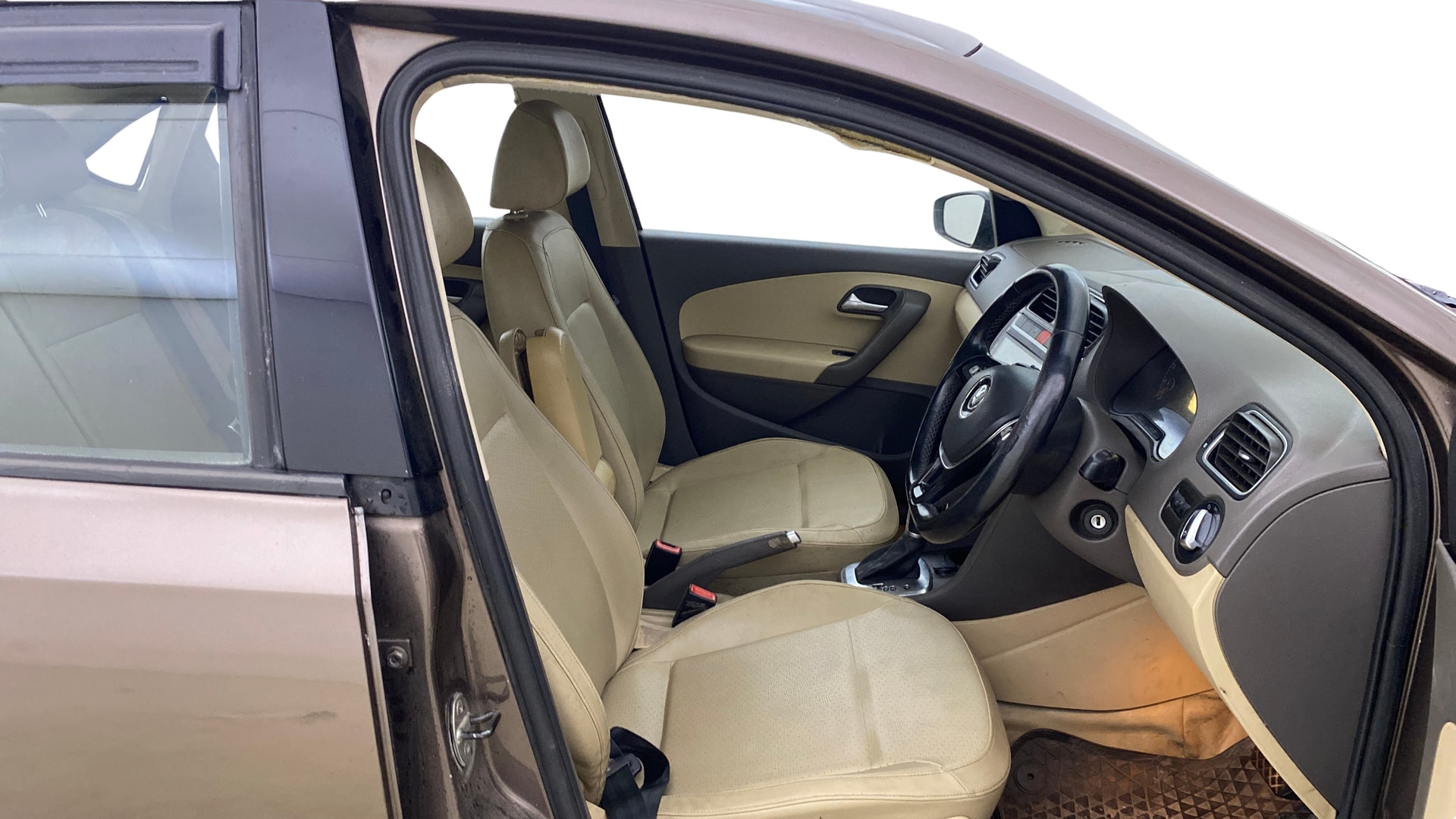 View 2015 Volkswagen Vento DSG Image 26 Used 2015 Volkswagen Vento DSG Image 26