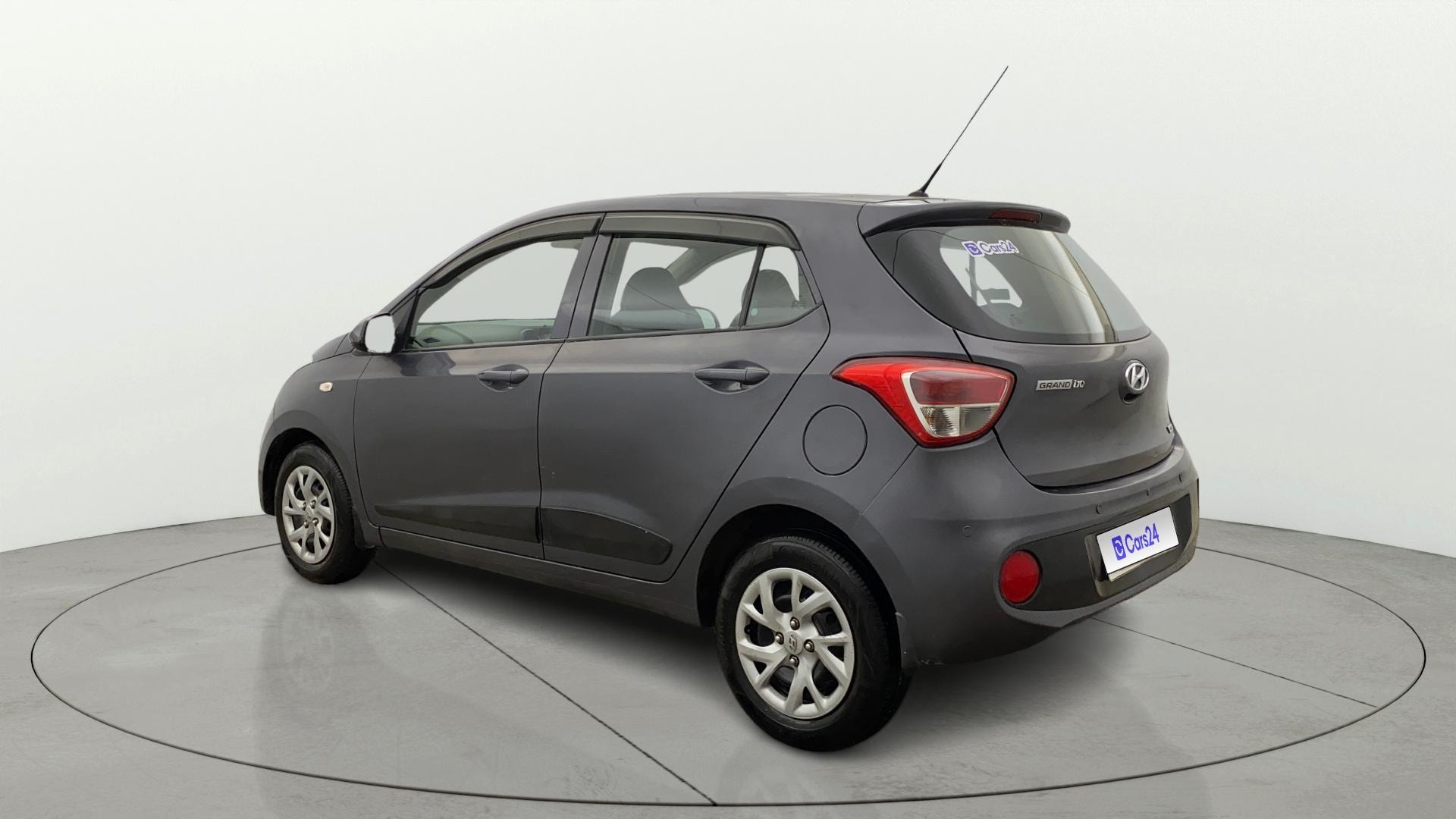 View 2017 Hyundai Grand i10 1.2 Magna Petrol AT Image 2 Used 2017 Hyundai Grand i10 1.2 Magna Petrol AT Image 2