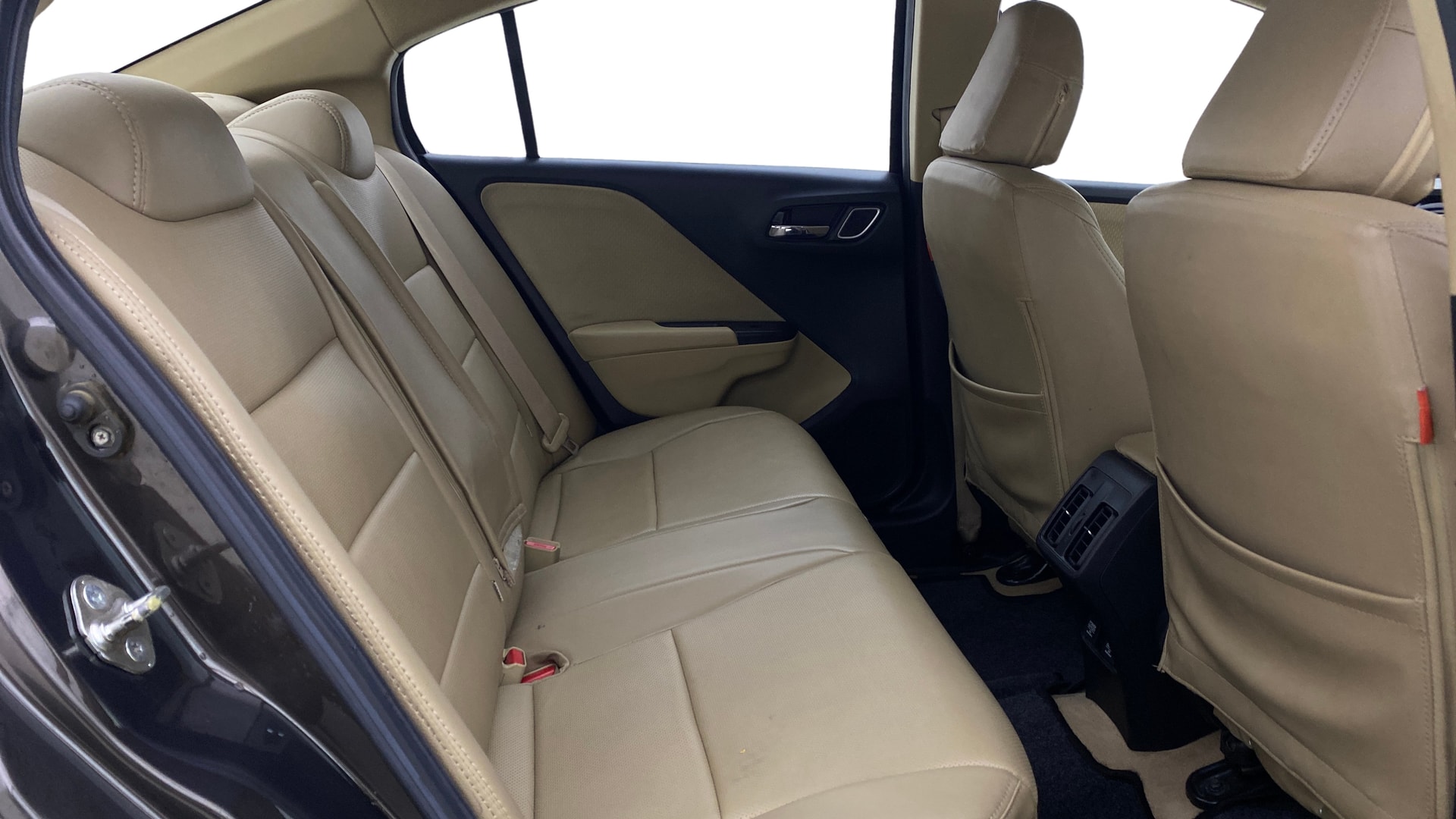 View 2022 Honda City ZX MT Diesel Anniversary Edition Image 30 Used 2022 Honda City ZX MT Diesel Anniversary Edition Image 30