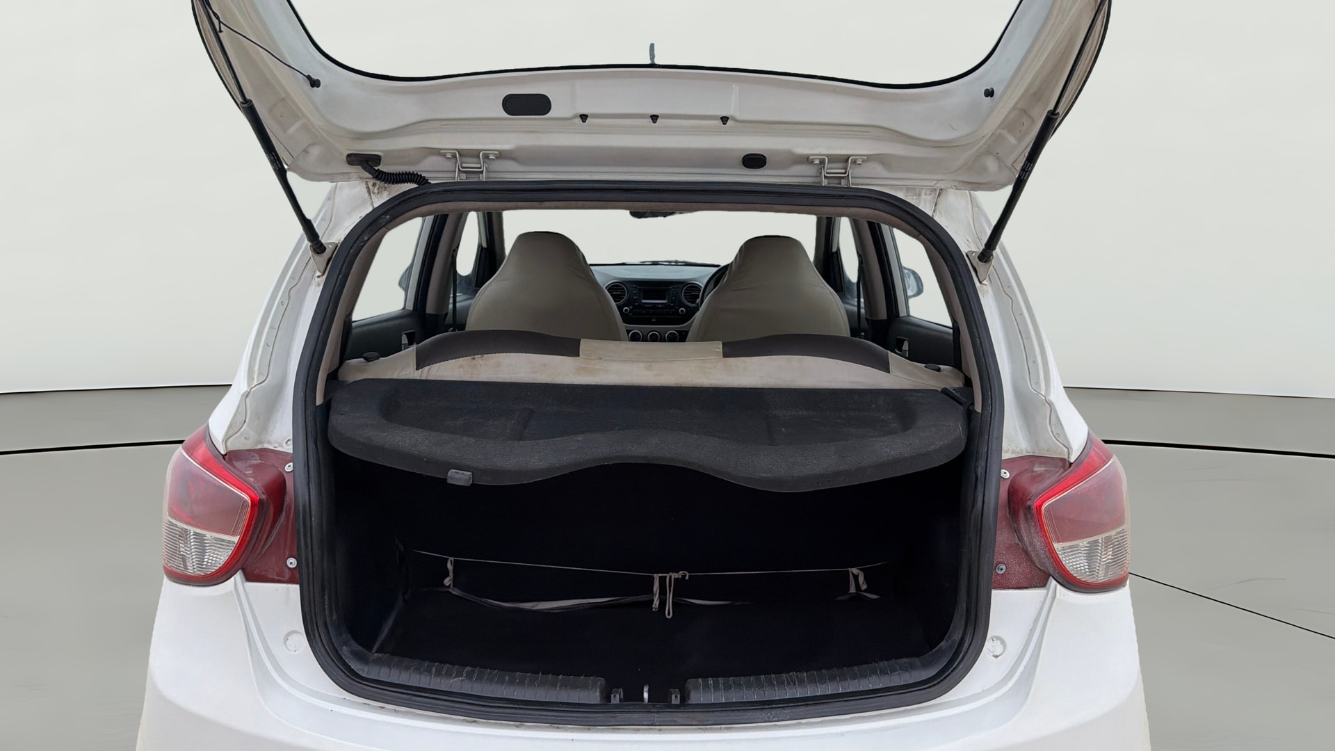 View 2015 Hyundai Grand i10 Sportz 1.2 Kappa Image 38 Used 2015 Hyundai Grand i10 Sportz 1.2 Kappa Image 38