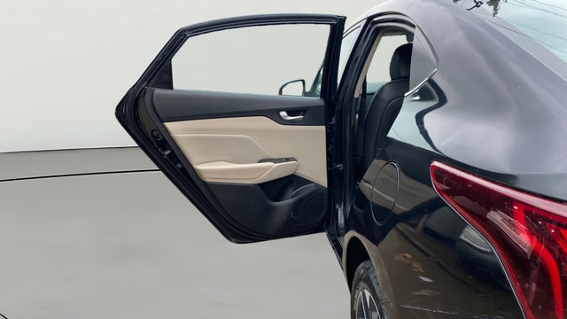 View Hyundai Verna Image 15 Used Hyundai Verna Image 15