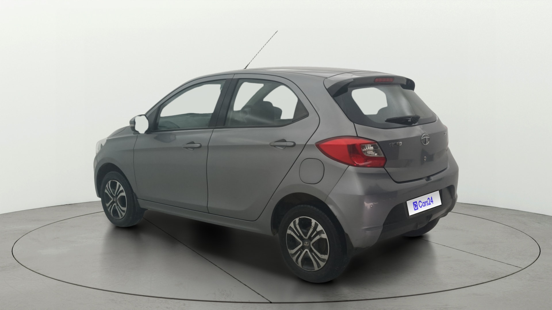 View 2019 Tata Tiago Revotorq XB Image 2 Used 2019 Tata Tiago Revotorq XB Image 2