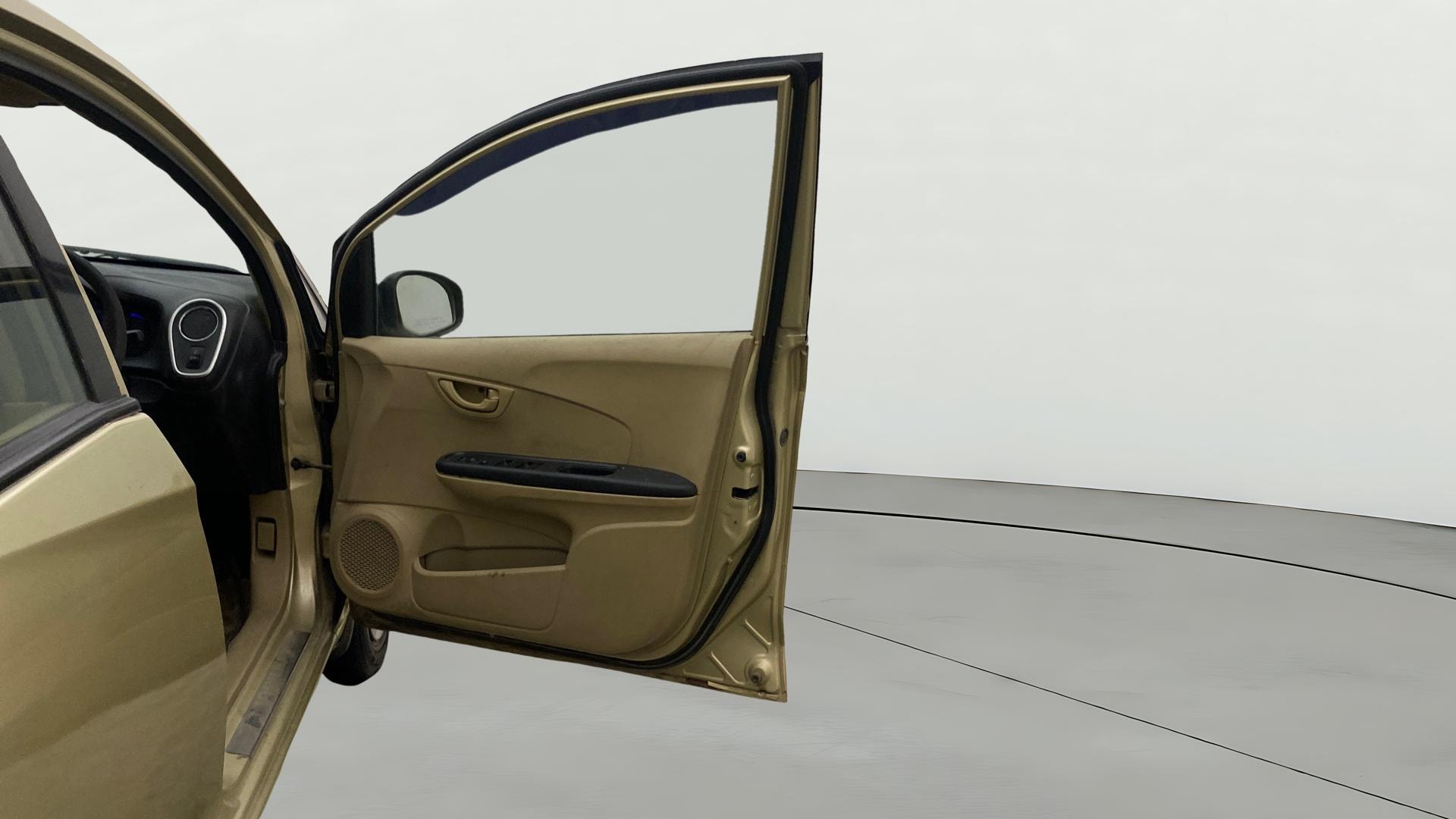 View 2015 Honda Mobilio E Diesel Image 45 Used 2015 Honda Mobilio E Diesel Image 45