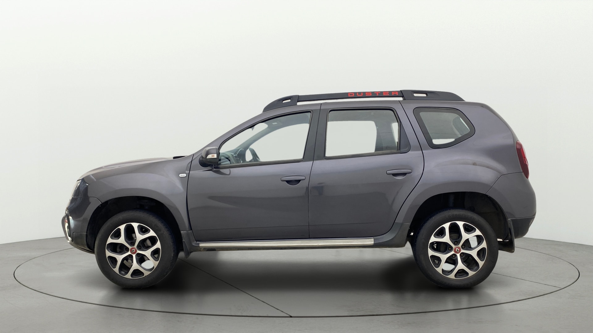 View 2021 Renault Duster 1.3L Turbo Petrol RXZ Image 5 Used 2021 Renault Duster 1.3L Turbo Petrol RXZ Image 5