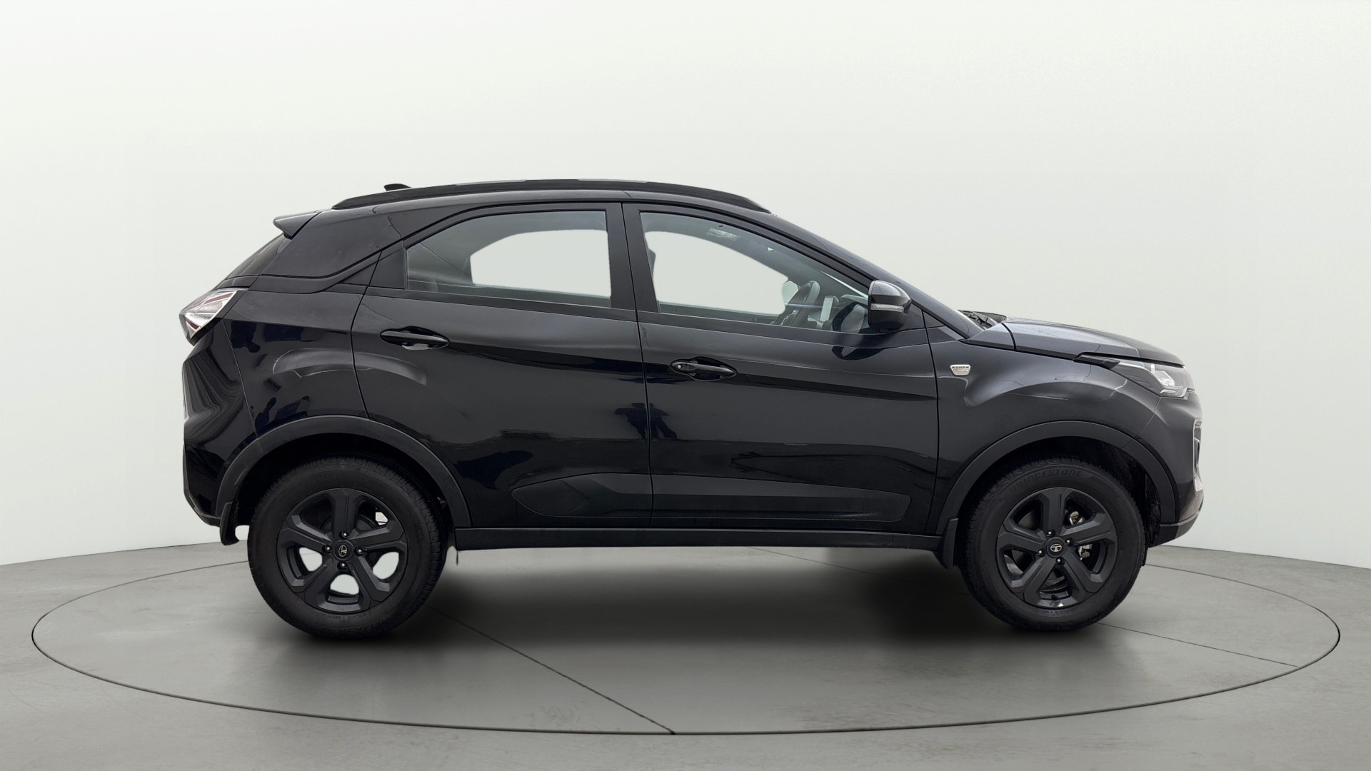 View 2022 Tata Nexon Revotron XE Image 8 Used 2022 Tata Nexon Revotron XE Image 8