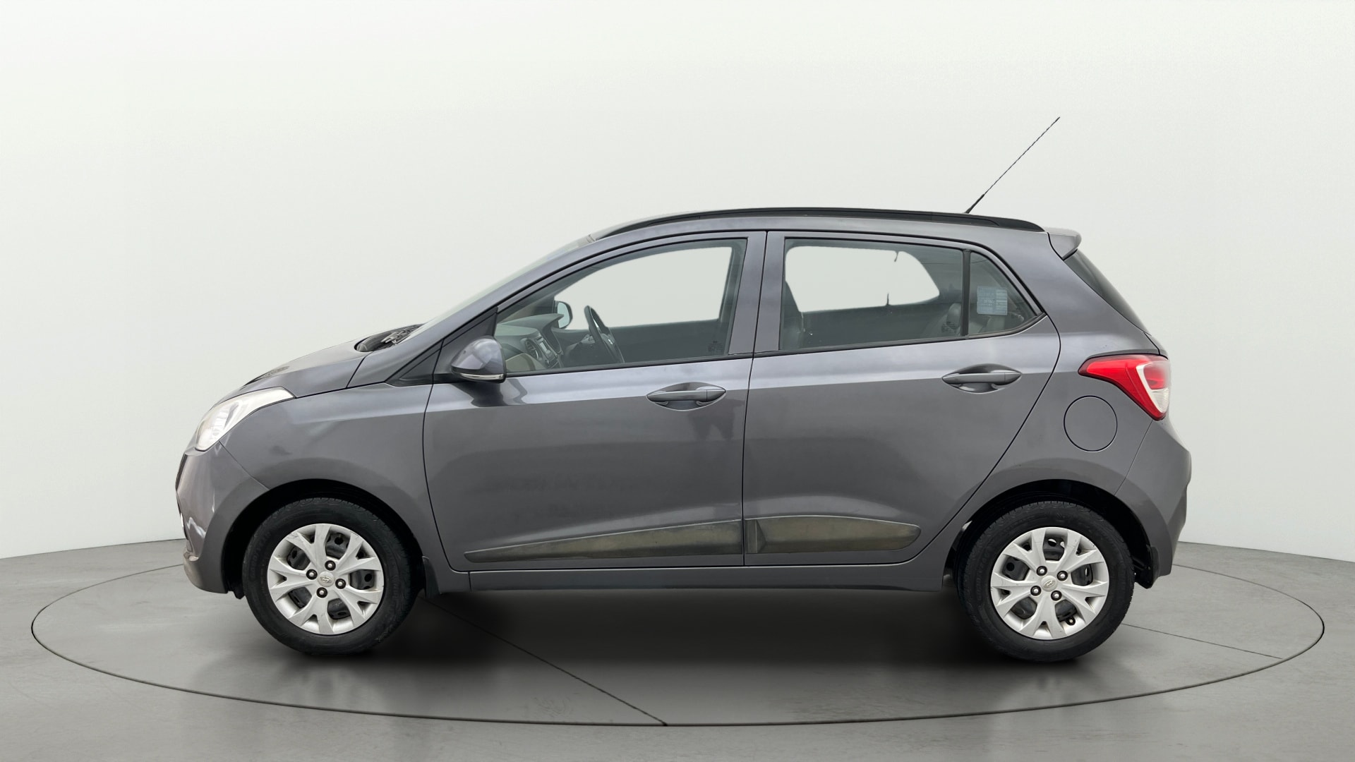 View 2015 Hyundai Grand i10 Sportz 1.2 Kappa Image 5 Used 2015 Hyundai Grand i10 Sportz 1.2 Kappa Image 5
