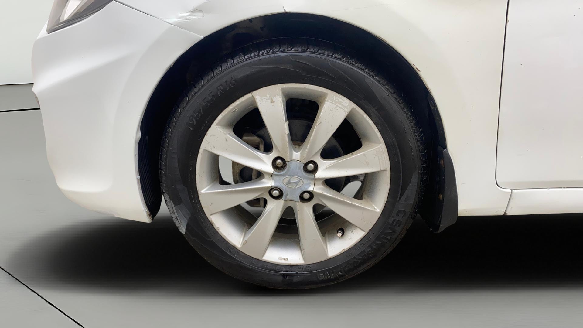 View 2012 Hyundai Fluidic Verna 1.6 CRDI SX Image 27 Used 2012 Hyundai Fluidic Verna 1.6 CRDI SX Image 27