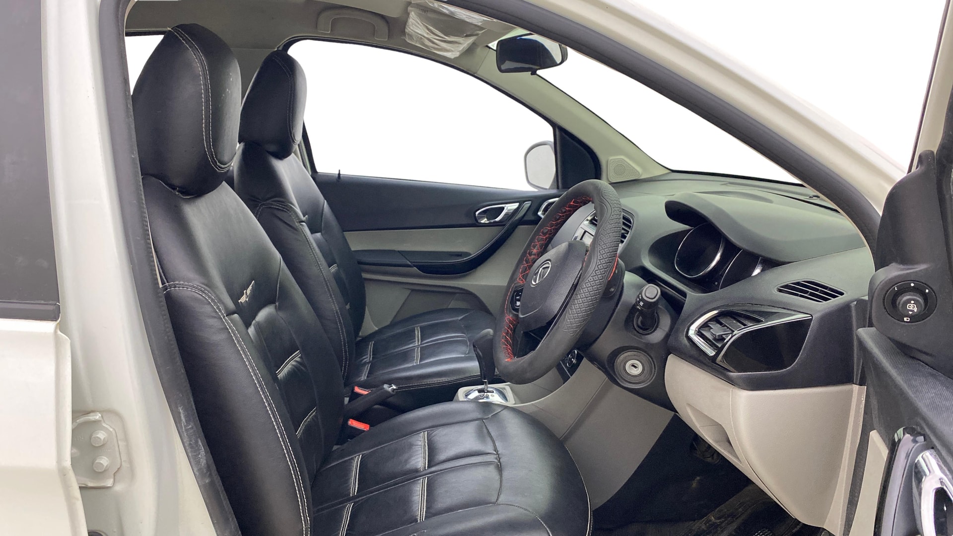 View 2019 Tata Tiago Revotorq XB Image 25 Used 2019 Tata Tiago Revotorq XB Image 25