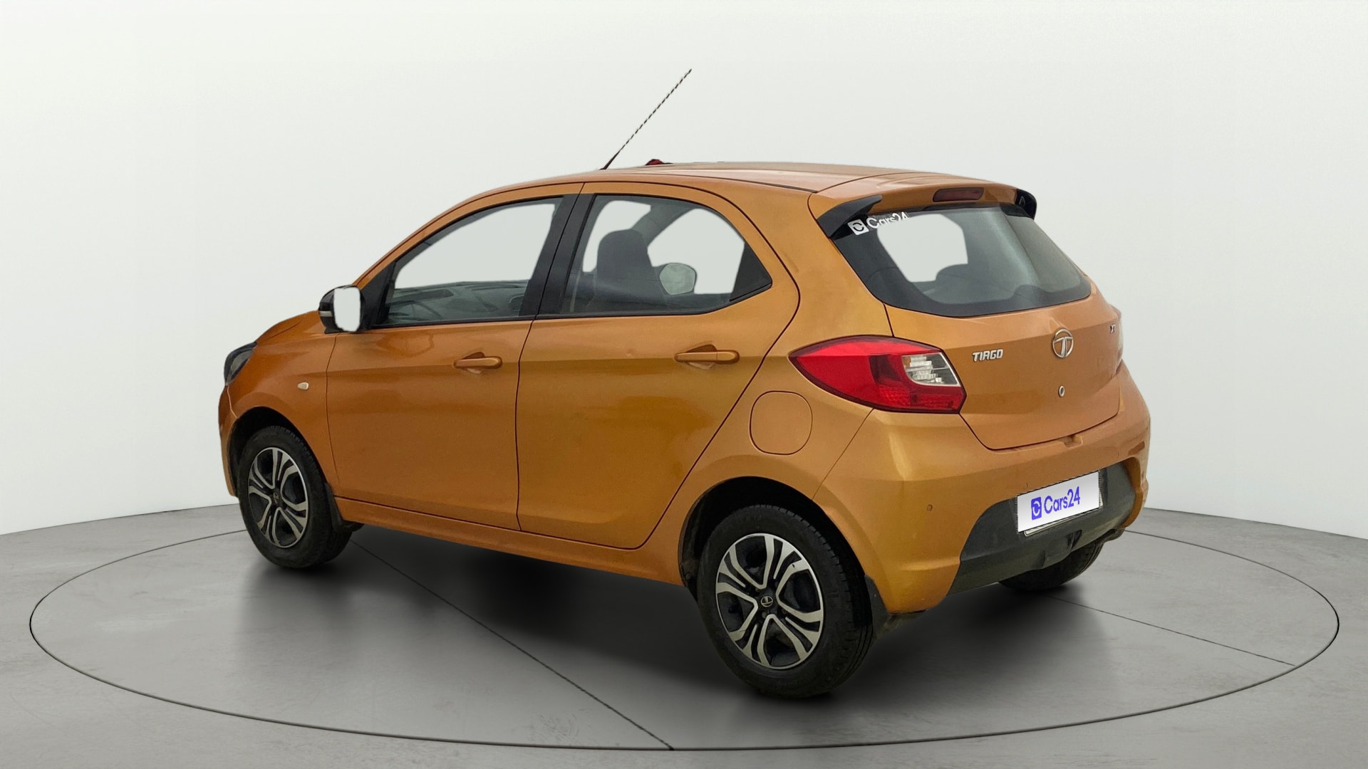 View 2016 Tata Tiago Revotorq XB Image 2 Used 2016 Tata Tiago Revotorq XB Image 2