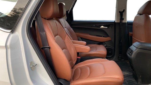 View MG Hector Plus Image 31 Used MG Hector Plus Image 31