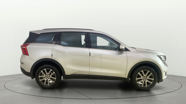 View Mahindra XUV700 Image 28 Used Mahindra XUV700 Image 28