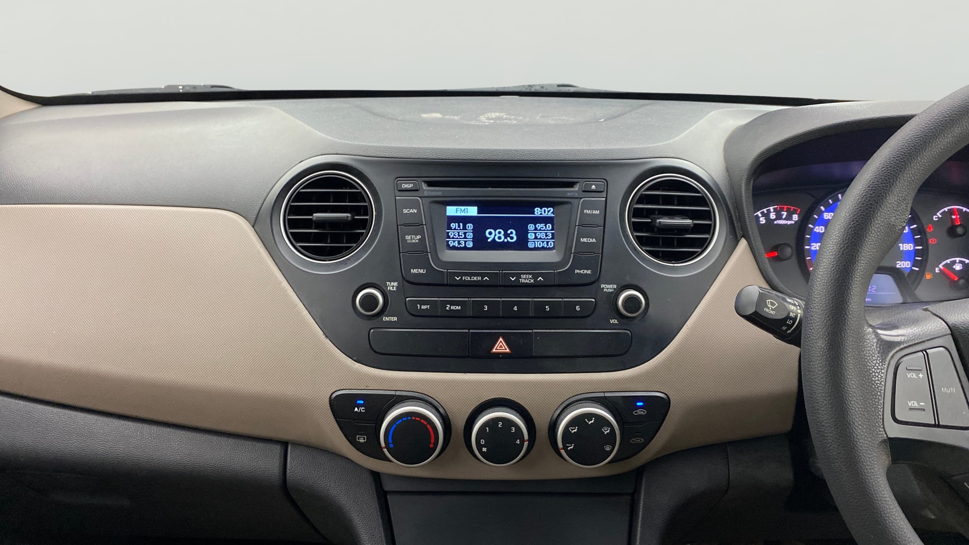 View 2015 Hyundai Xcent S Petrol Image 17 Used 2015 Hyundai Xcent S Petrol Image 17