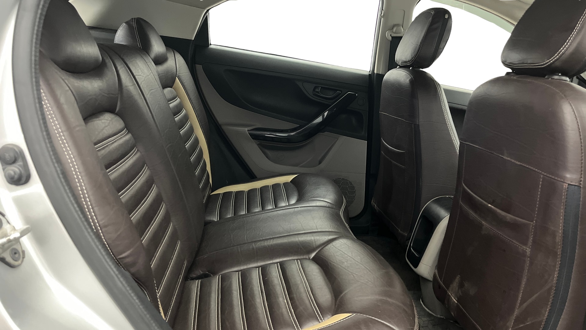 View 2017 Tata Nexon Revotron XM Image 28 Used 2017 Tata Nexon Revotron XM Image 28