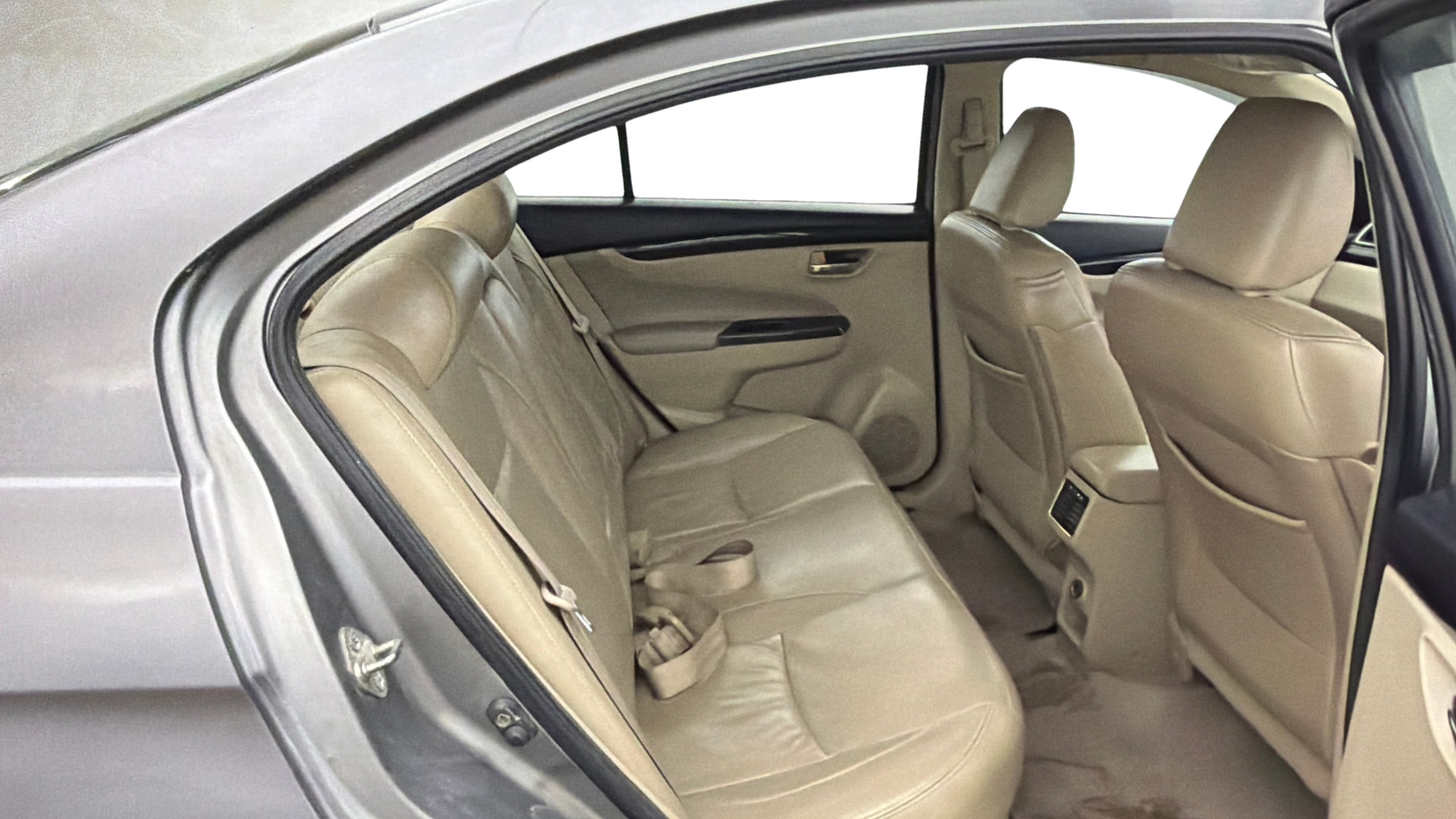 View 2016 Maruti Suzuki 1000 Base Variant Image 29 Used 2016 Maruti Suzuki 1000 Base Variant Image 29