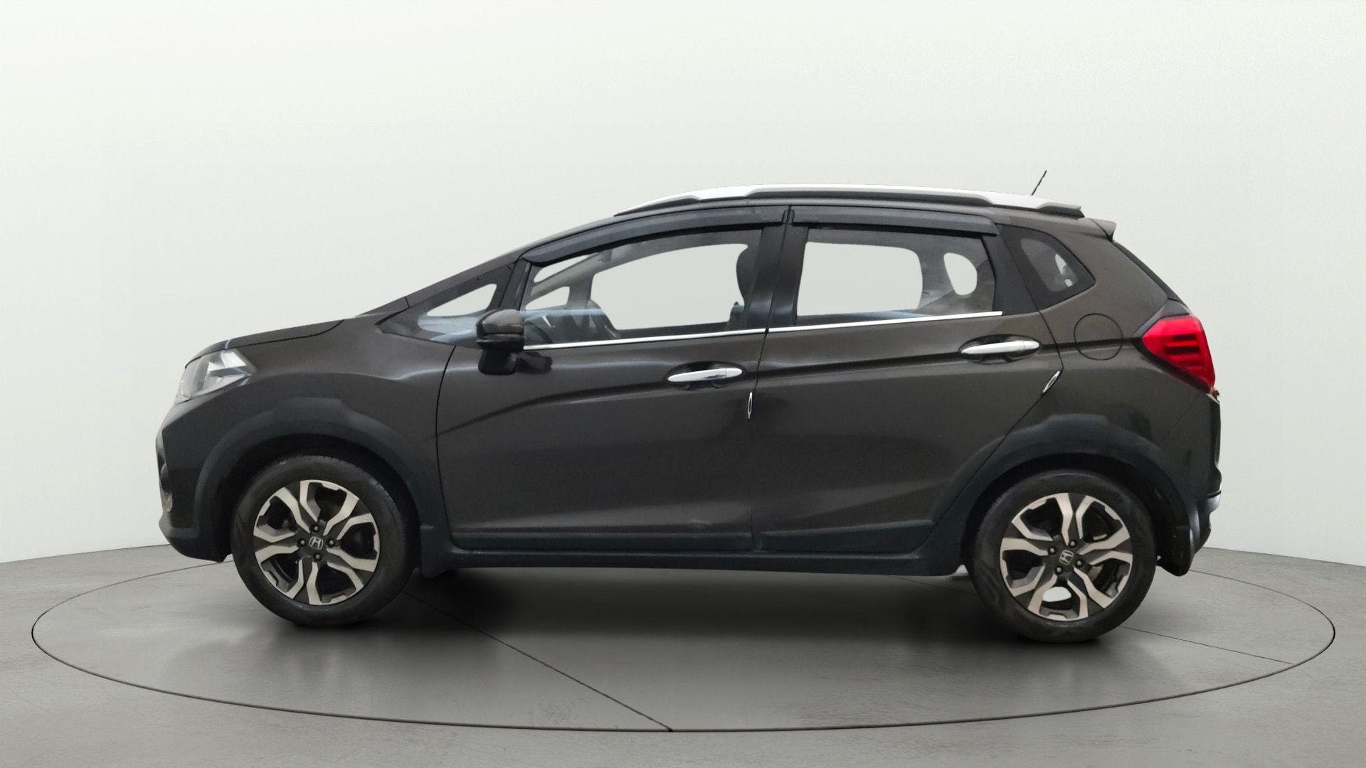 View 2019 Honda WR-V S MT Diesel Edge Edition Image 5 Used 2019 Honda WR-V S MT Diesel Edge Edition Image 5