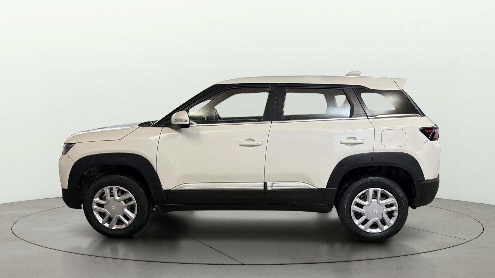 View 2022 Maruti Suzuki 1000 Base Variant Image 5 Used 2022 Maruti Suzuki 1000 Base Variant Image 5