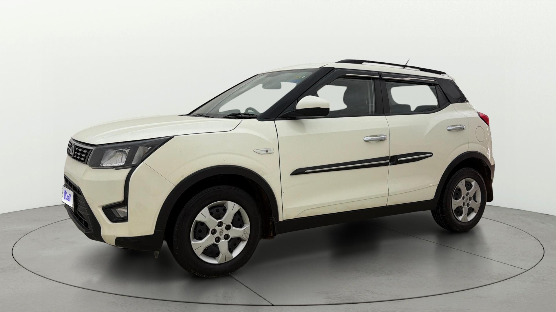 View 2021 Mahindra XUV300 W4 Petrol BS IV Image 20 Used 2021 Mahindra XUV300 W4 Petrol BS IV Image 20