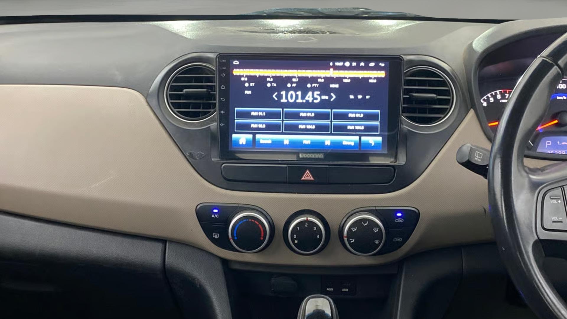 View 2015 Hyundai Grand i10 Asta AT 1.2 Kappa VTVT Image 17 Used 2015 Hyundai Grand i10 Asta AT 1.2 Kappa VTVT Image 17