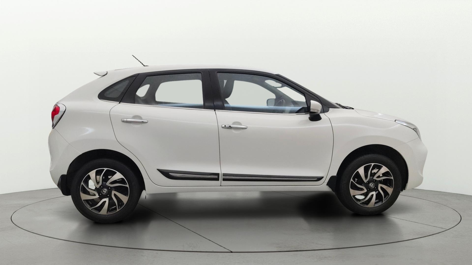 View 2019 Toyota Glanza G CVT Image 8 Used 2019 Toyota Glanza G CVT Image 8
