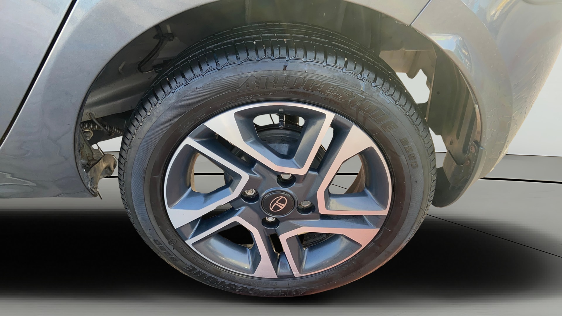 View 2024 Tata Tiago Revotorq XB Image 12 Used 2024 Tata Tiago Revotorq XB Image 12