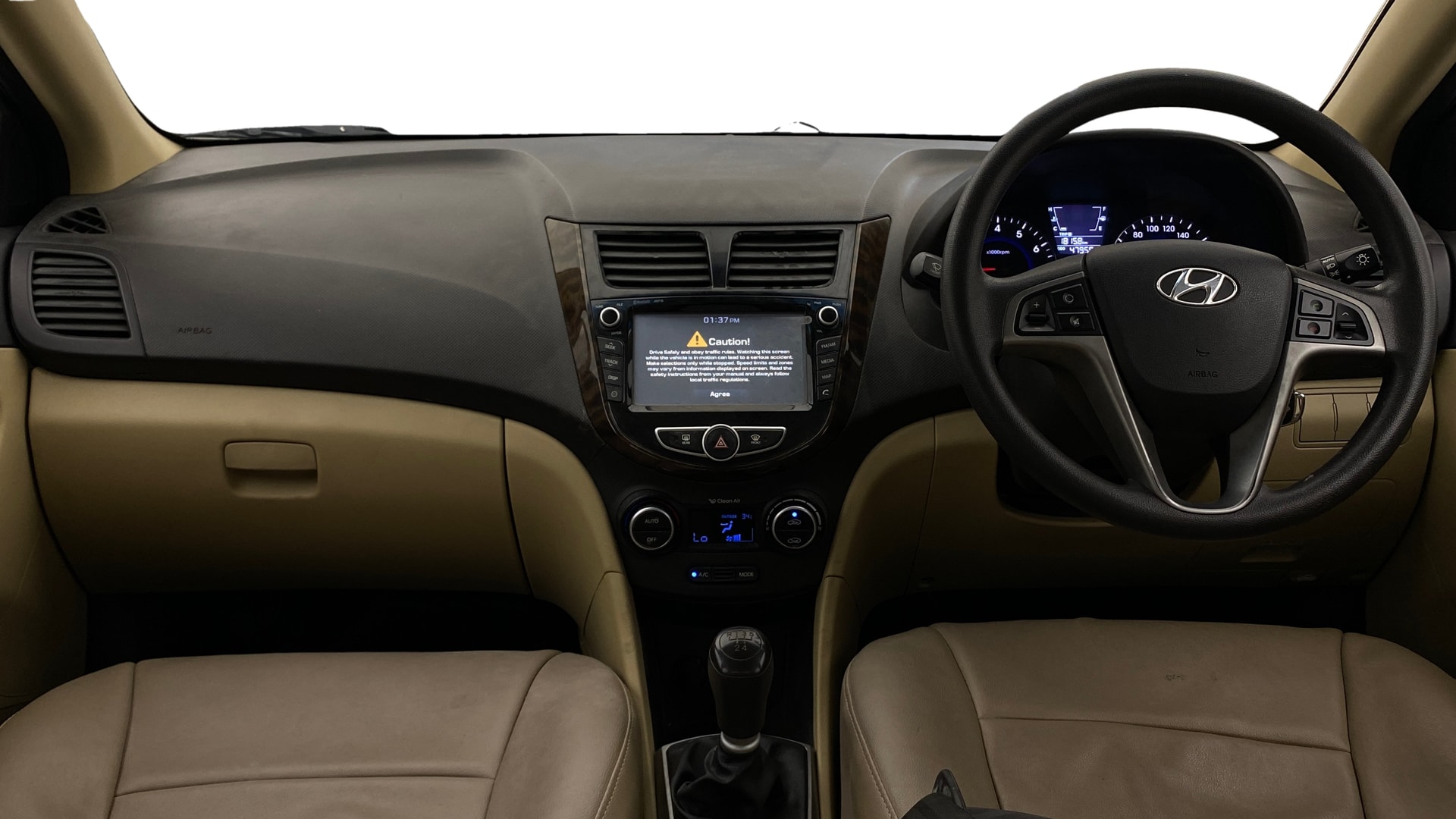View 2017 Hyundai Fluidic Verna 1.6 VTVT SX Image 15 Used 2017 Hyundai Fluidic Verna 1.6 VTVT SX Image 15