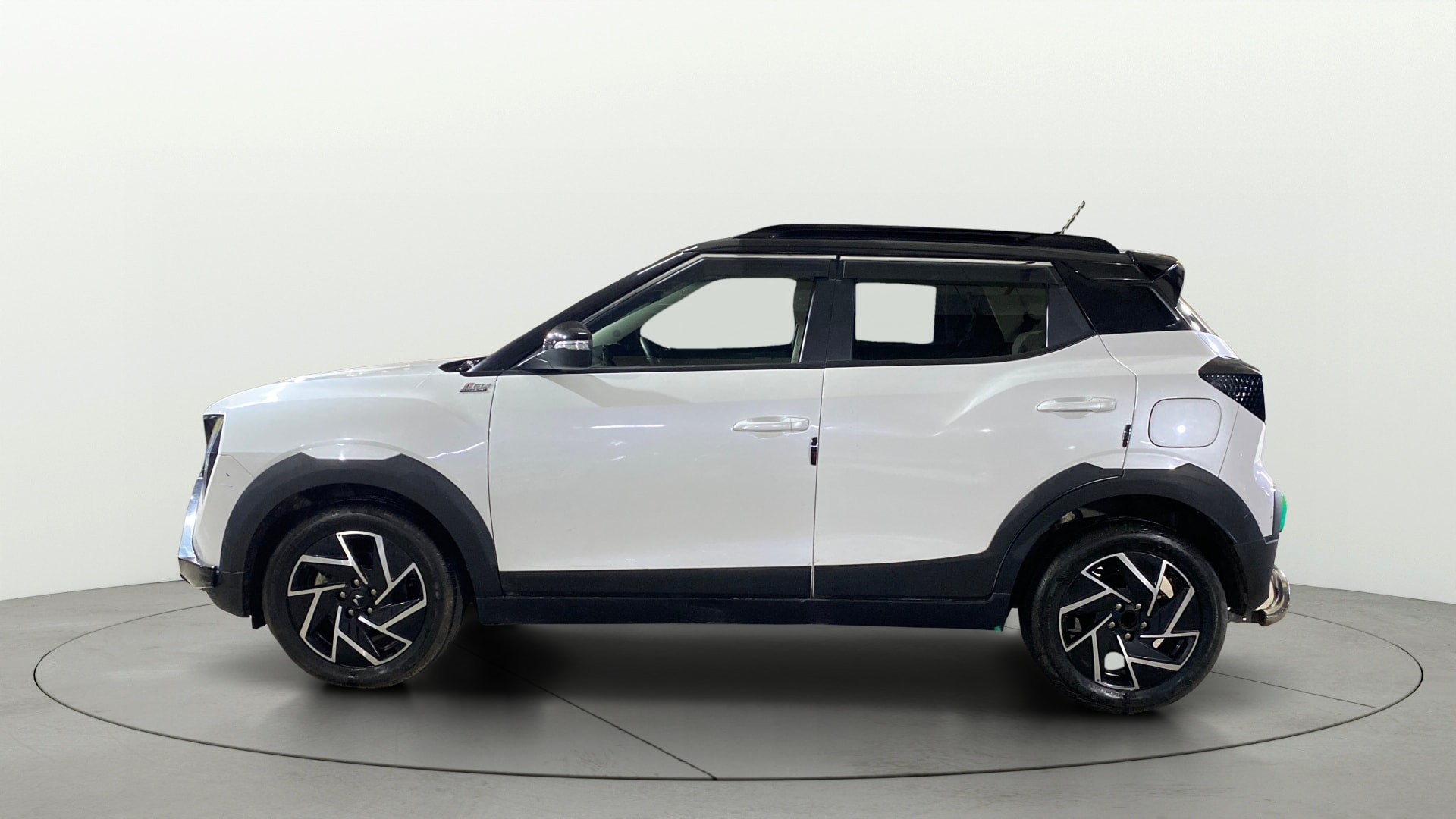 View 2025 Mahindra XUV 3XO AX7 1.2 TGDi AT Image 27 Used 2025 Mahindra XUV 3XO AX7 1.2 TGDi AT Image 27