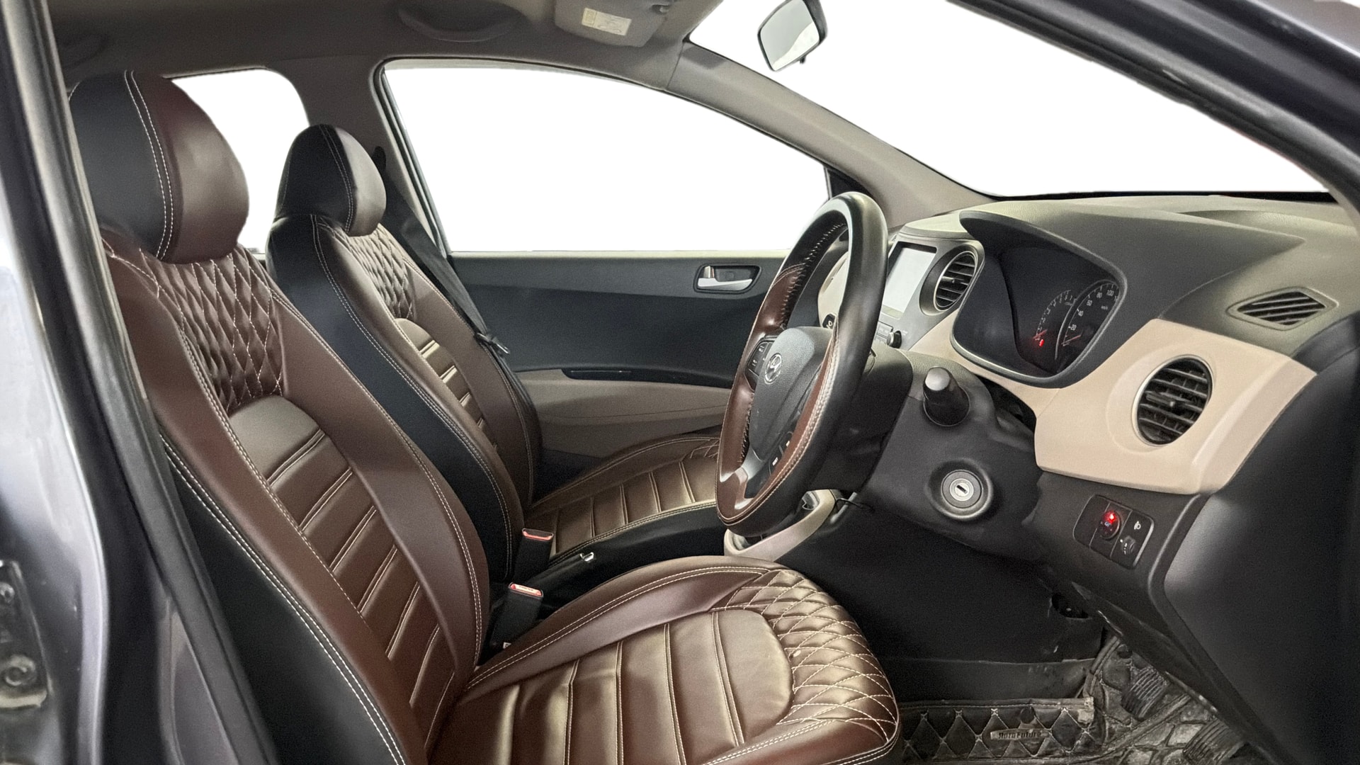 View 2019 Hyundai Grand i10 Sportz 1.2 Kappa Image 26 Used 2019 Hyundai Grand i10 Sportz 1.2 Kappa Image 26