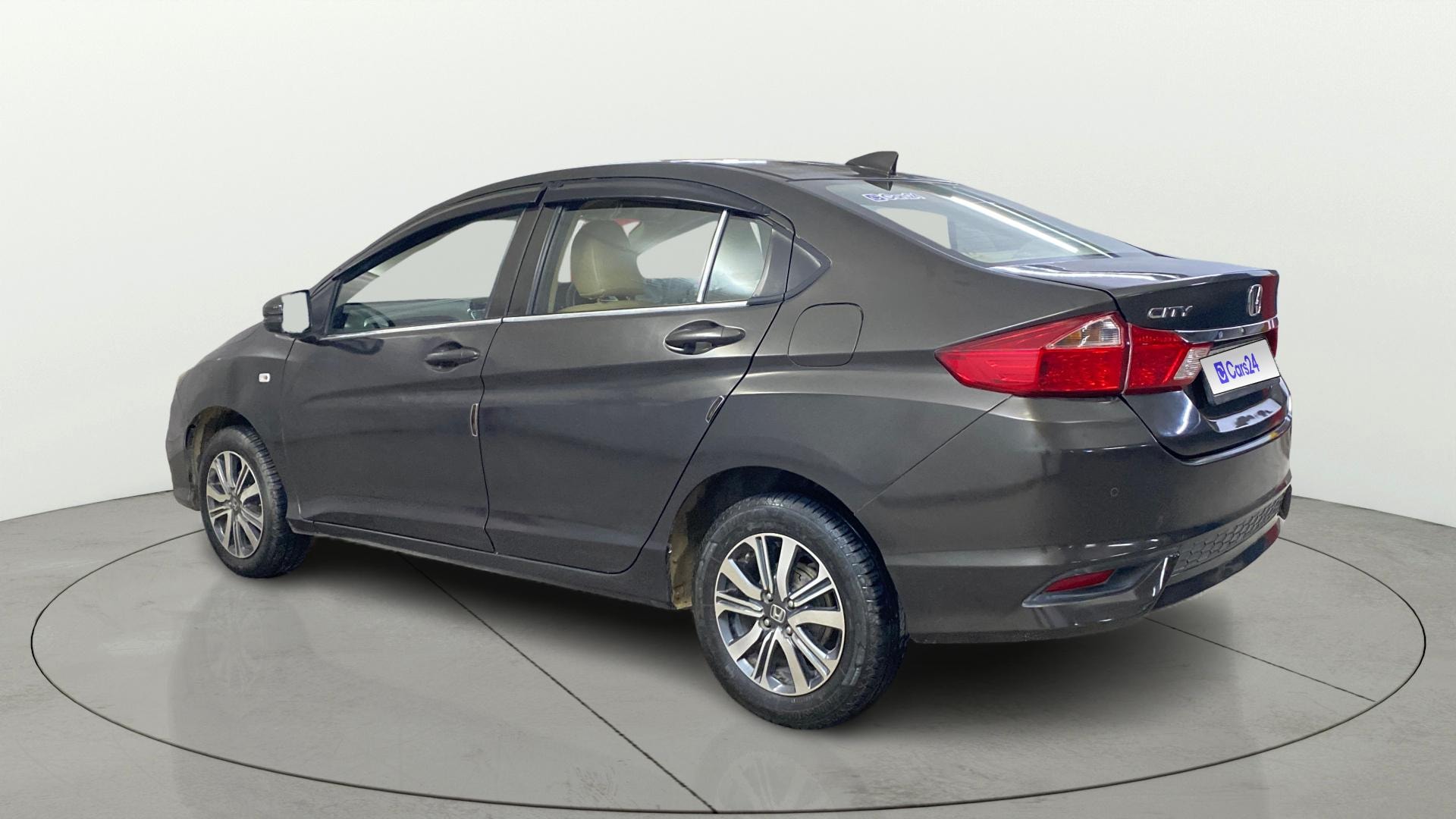 View 2023 Honda City ZX MT Diesel Anniversary Edition Image 2 Used 2023 Honda City ZX MT Diesel Anniversary Edition Image 2