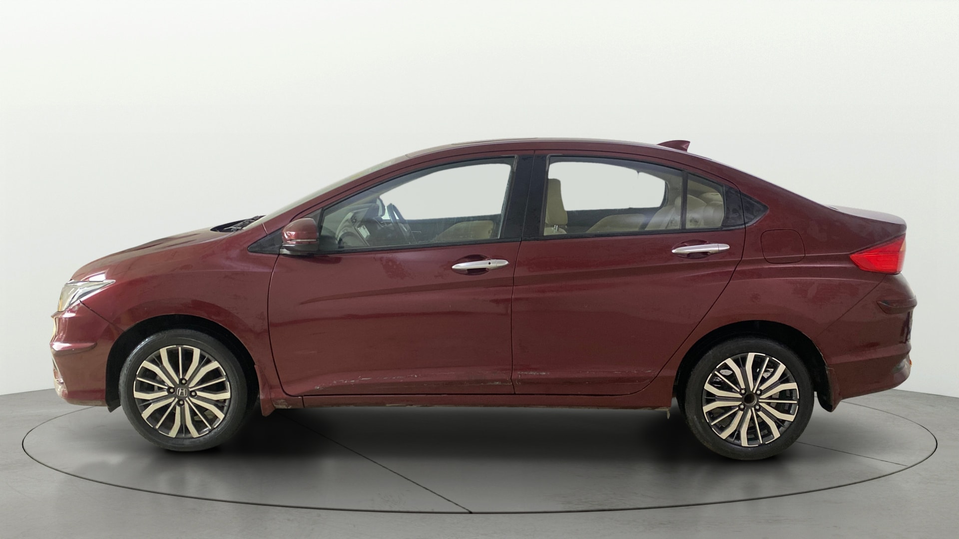 View 2017 Honda City ZX MT Diesel Anniversary Edition Image 6 Used 2017 Honda City ZX MT Diesel Anniversary Edition Image 6