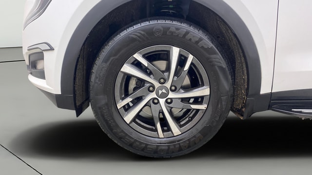 View Mahindra XUV700 Image 29 Used Mahindra XUV700 Image 29