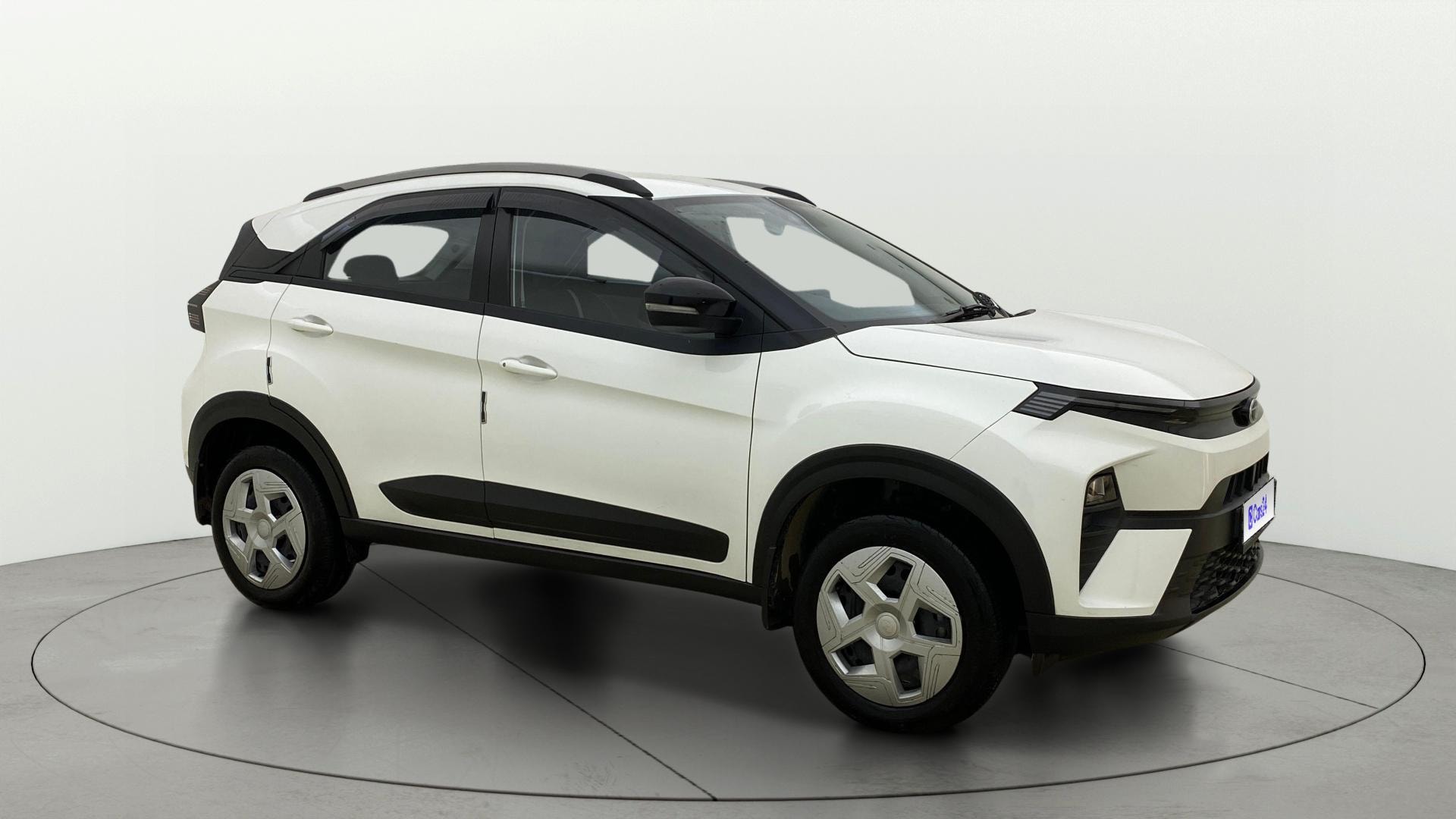 View 2025 Tata Nexon Revotron XE Image 21 Used 2025 Tata Nexon Revotron XE Image 21