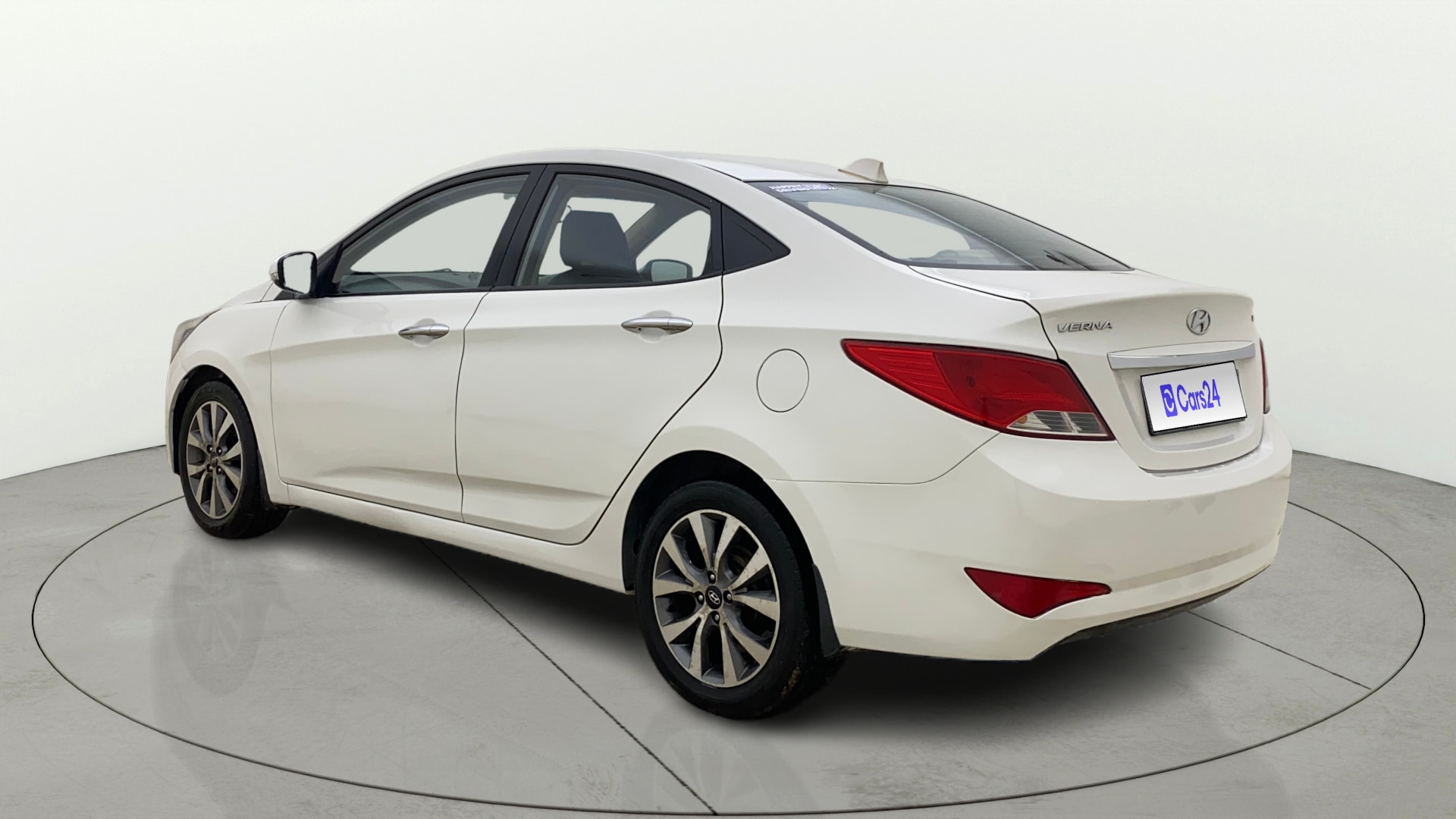 View 2016 Hyundai Fluidic Verna 1.4 CRDI Base Image 2 Used 2016 Hyundai Fluidic Verna 1.4 CRDI Base Image 2