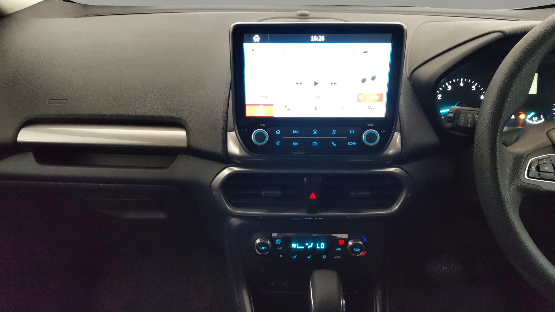 View 2018 Ford EcoSport 1.5 TDCi Diesel Ambiente BS IV Image 17 Used 2018 Ford EcoSport 1.5 TDCi Diesel Ambiente BS IV Image 17